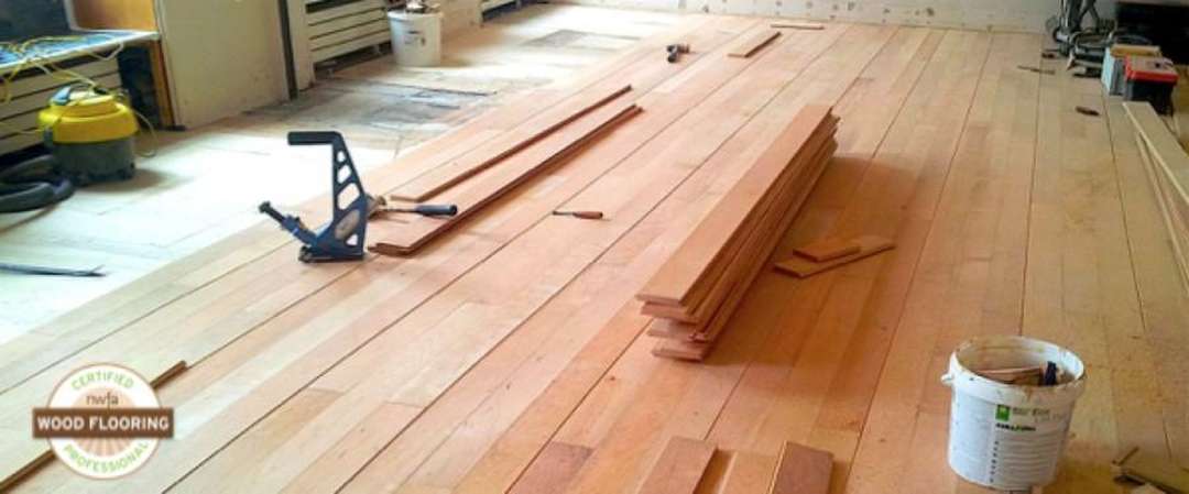 Pokládka dřevěných a masivních podlah
